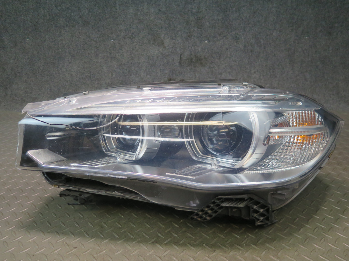 2014-2018 BMW F15 X5 Front Left Xenon Adaptive Headlight Lamp w Ballast Damaged