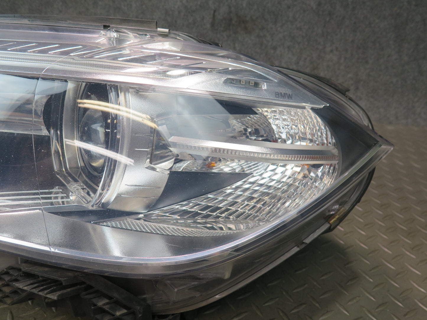 2014-2018 BMW F15 X5 Front Left Xenon Adaptive Headlight Lamp w Ballast Damaged