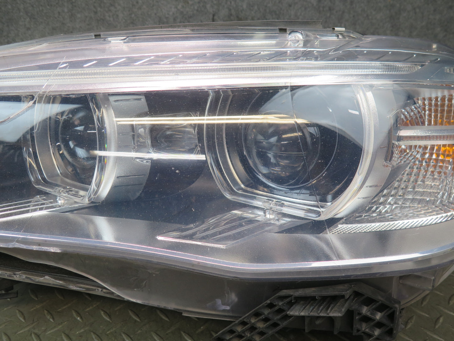 2014-2018 BMW F15 X5 Front Left Xenon Adaptive Headlight Lamp w Ballast Damaged