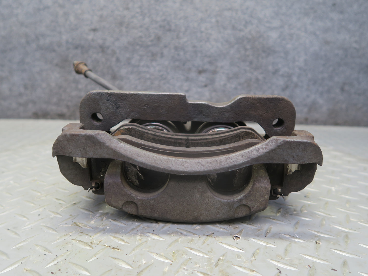 2003-2009 Hummer H2 AWD Front Left & Right Side Brake Caliper Set of 2