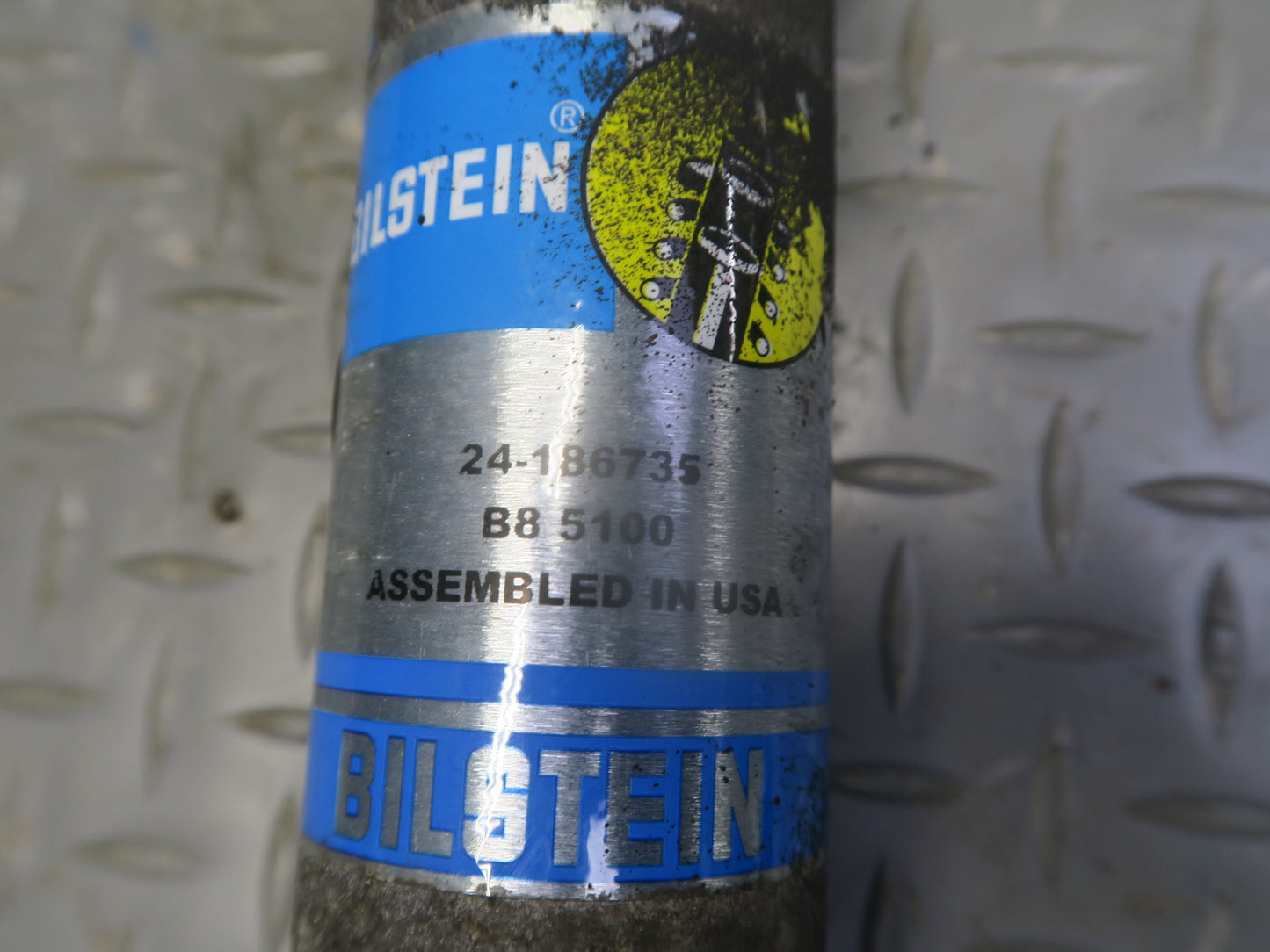 2003-2009 Hummer H2 Front Left & Right Side Strut Shock Absorber Bilstein