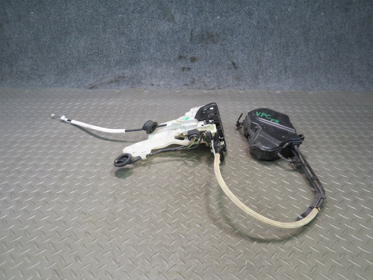 2011-2018 Porsche Cayenne 958 Front Right Door Lock Latch Actuator w Soft Close
