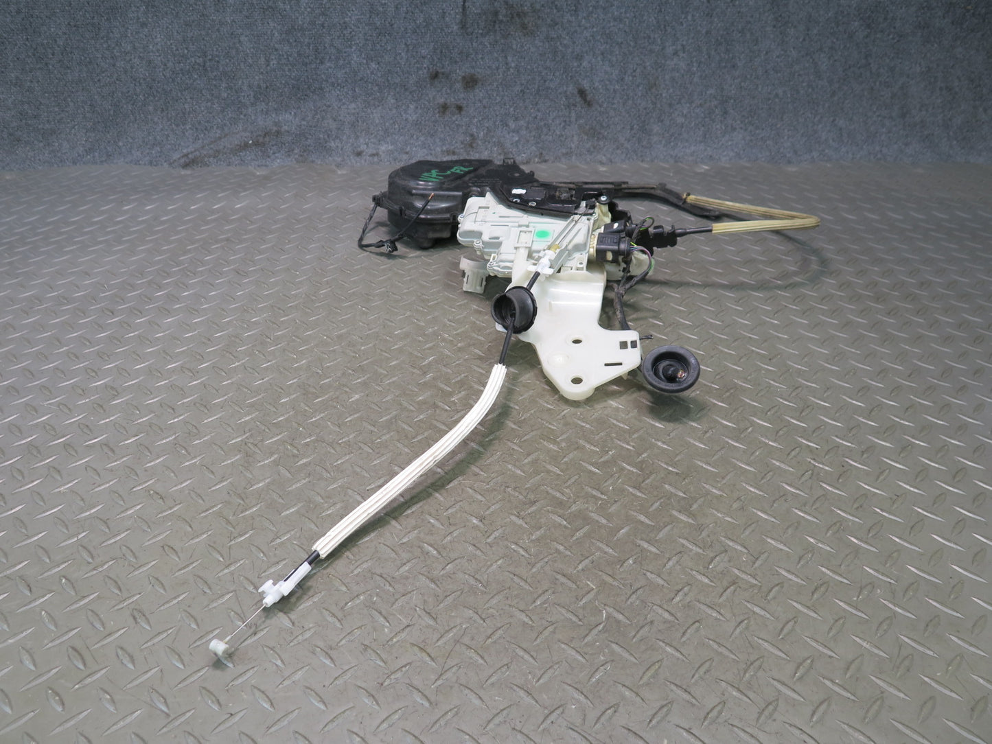 2011-2018 Porsche Cayenne 958 Front Right Door Lock Latch Actuator w Soft Close