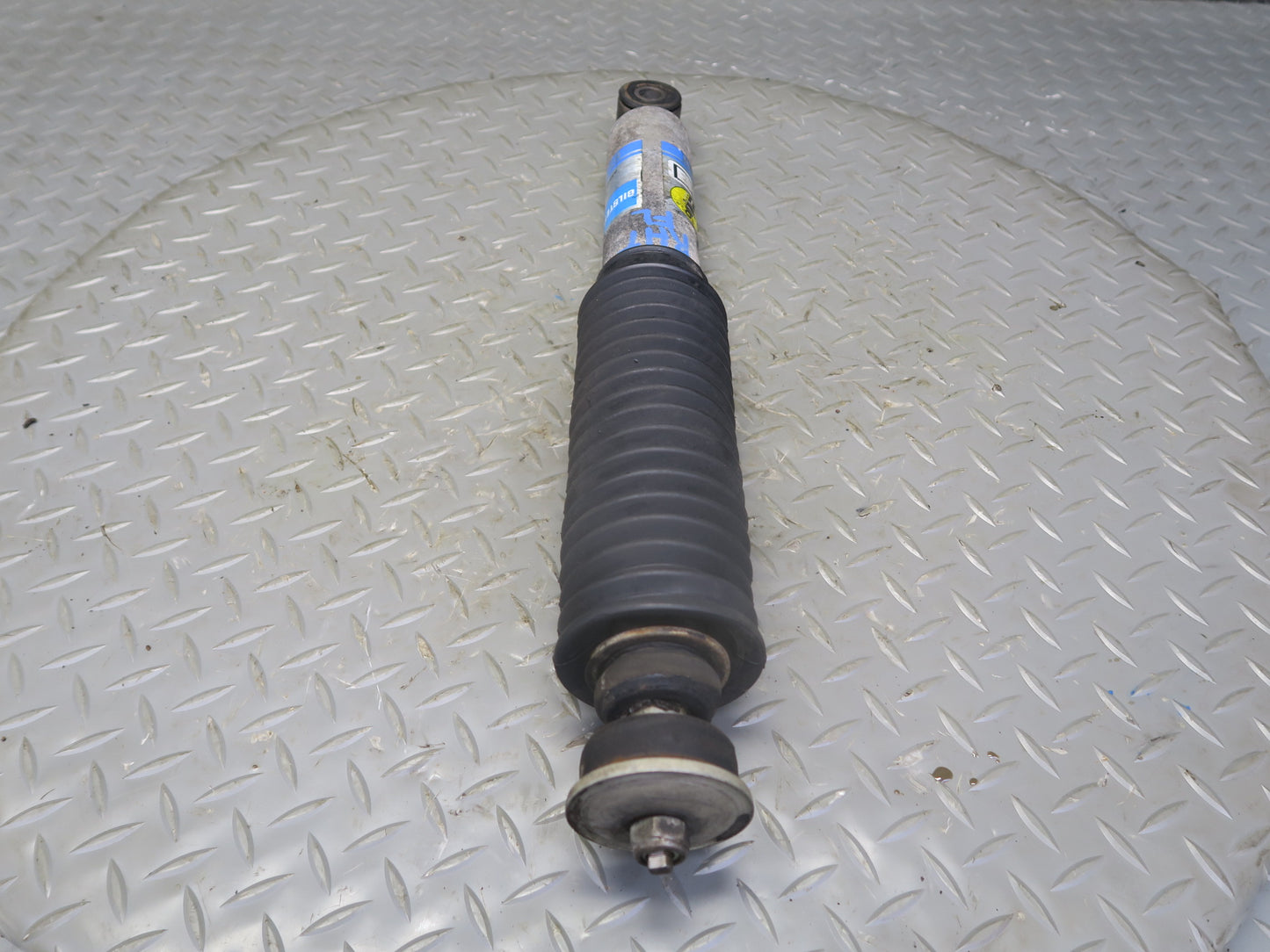 2003-2009 Hummer H2 Front Left & Right Side Strut Shock Absorber Bilstein