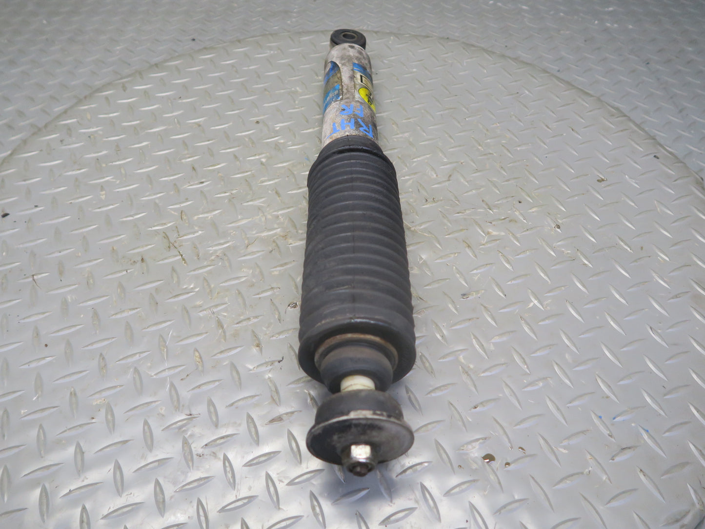 2003-2009 Hummer H2 Front Left & Right Side Strut Shock Absorber Bilstein