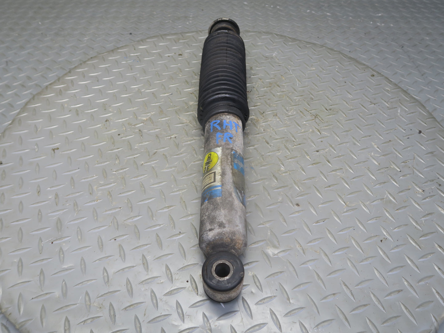 2003-2009 Hummer H2 Front Left & Right Side Strut Shock Absorber Bilstein