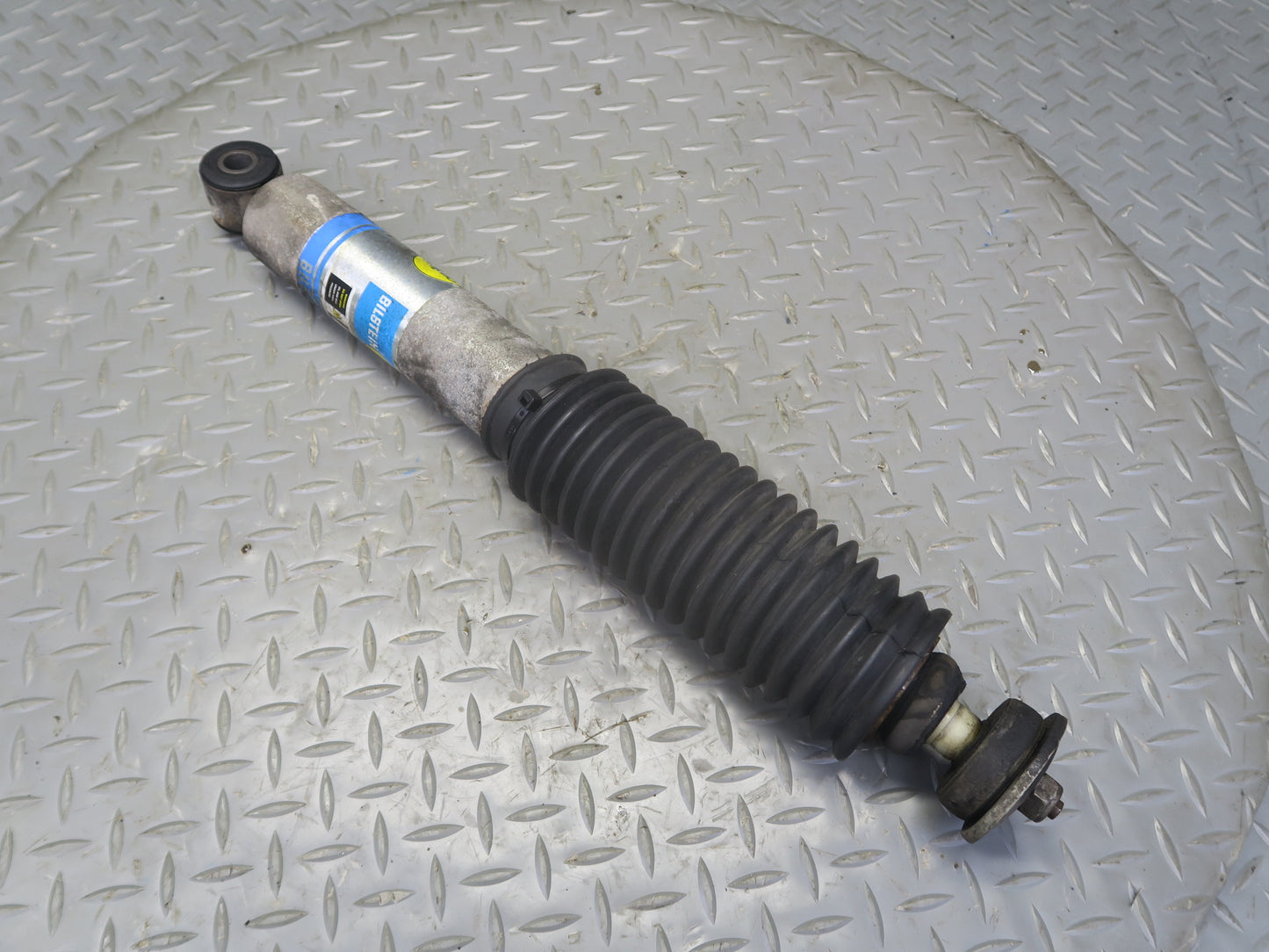 2003-2009 Hummer H2 Front Left & Right Side Strut Shock Absorber Bilstein