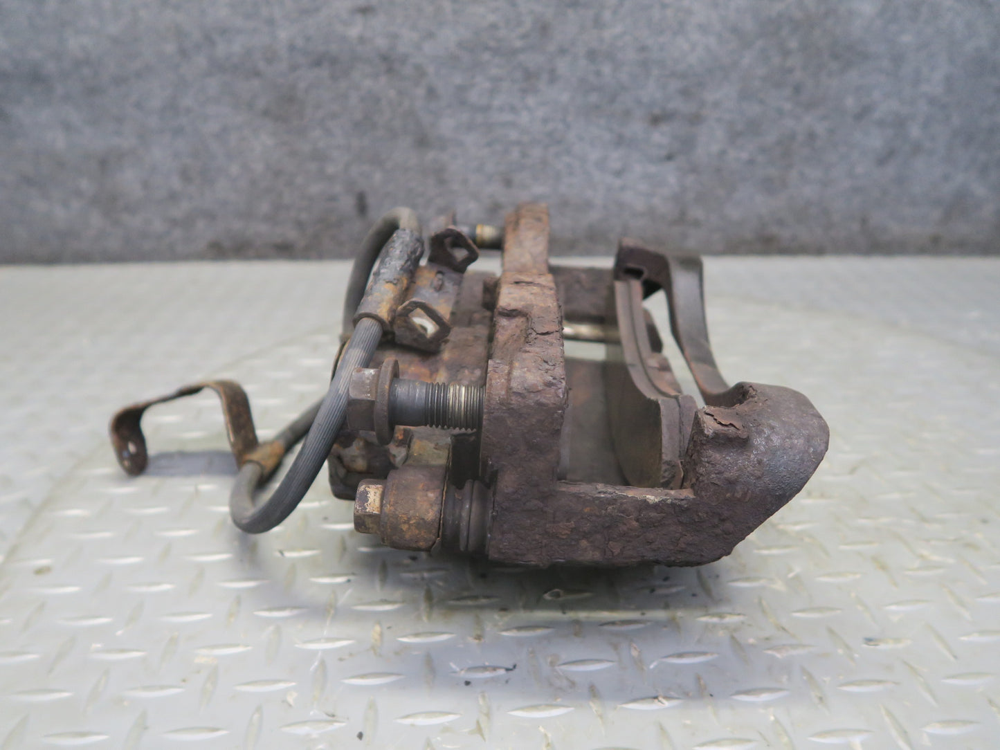 2003-2009 Hummer H2 AWD Front Left & Right Side Brake Caliper Set of 2