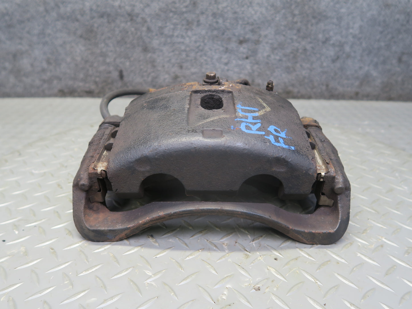 2003-2009 Hummer H2 AWD Front Left & Right Side Brake Caliper Set of 2