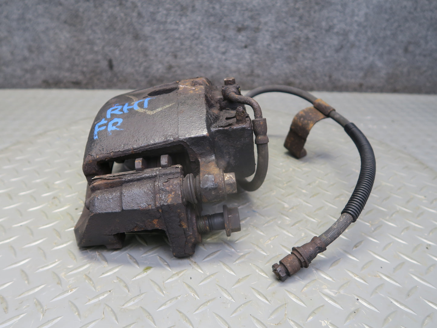 2003-2009 Hummer H2 AWD Front Left & Right Side Brake Caliper Set of 2