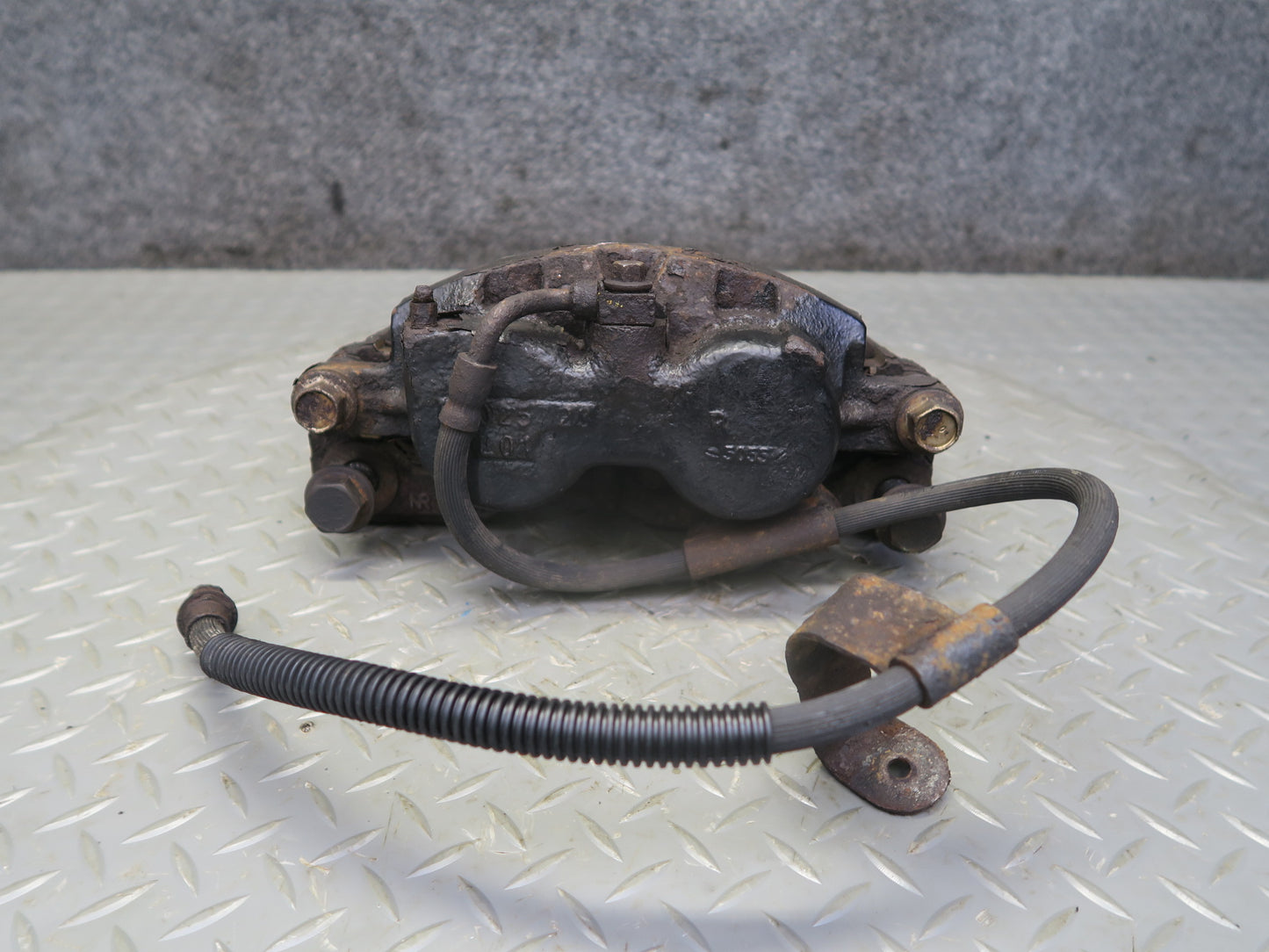 2003-2009 Hummer H2 AWD Front Left & Right Side Brake Caliper Set of 2