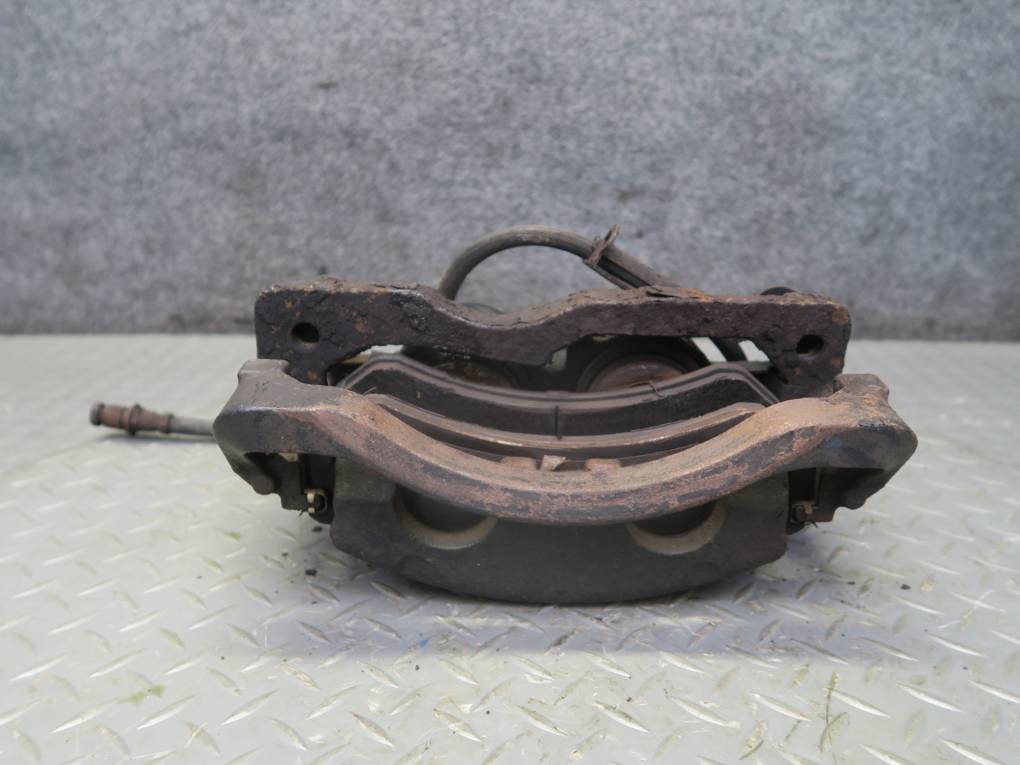 2003-2009 Hummer H2 AWD Front Left & Right Side Brake Caliper Set of 2