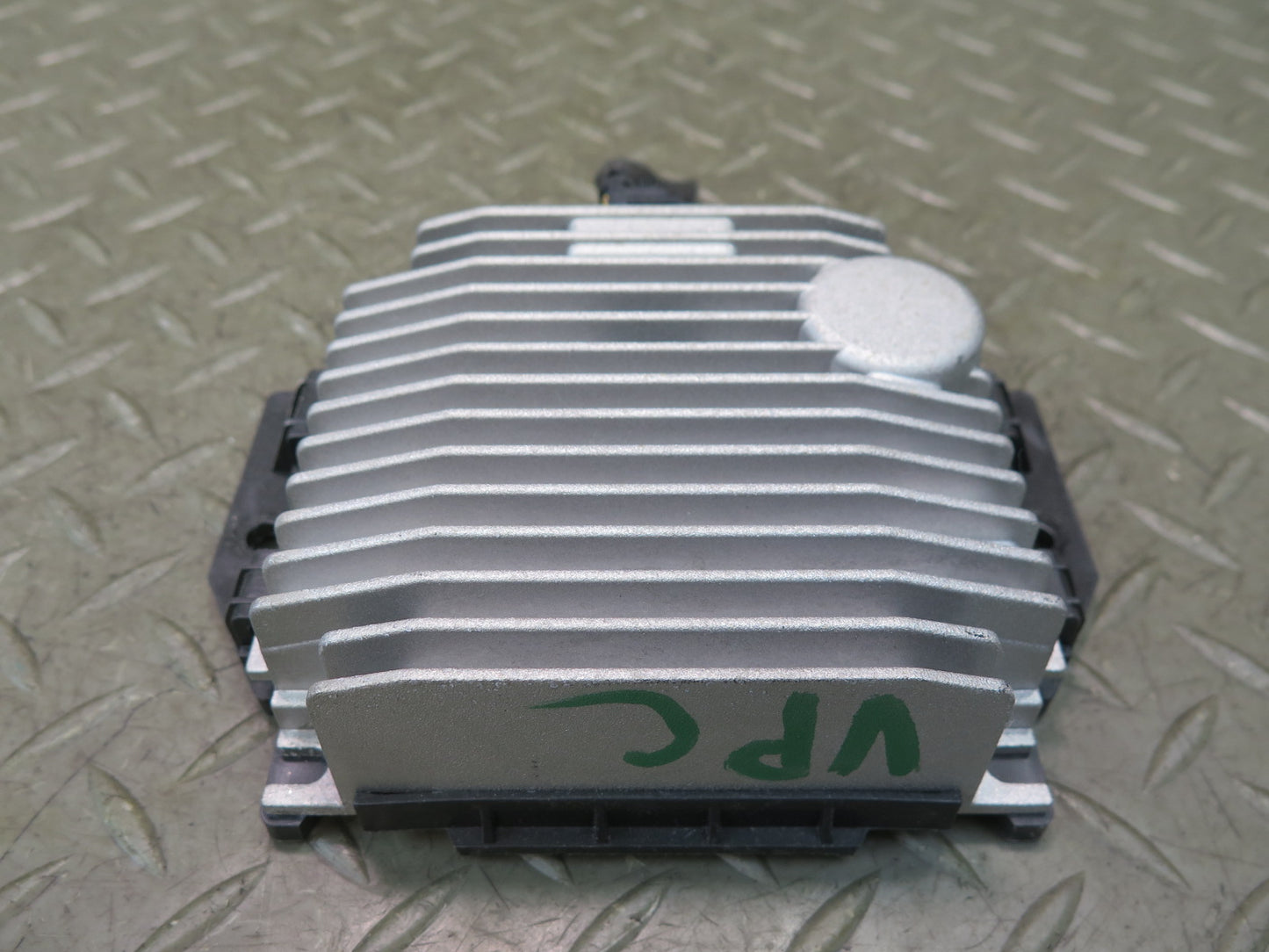 2015-2018 Porsche Cayenne 958 E-hybrid Engine Noise Control Module 5QE035335J