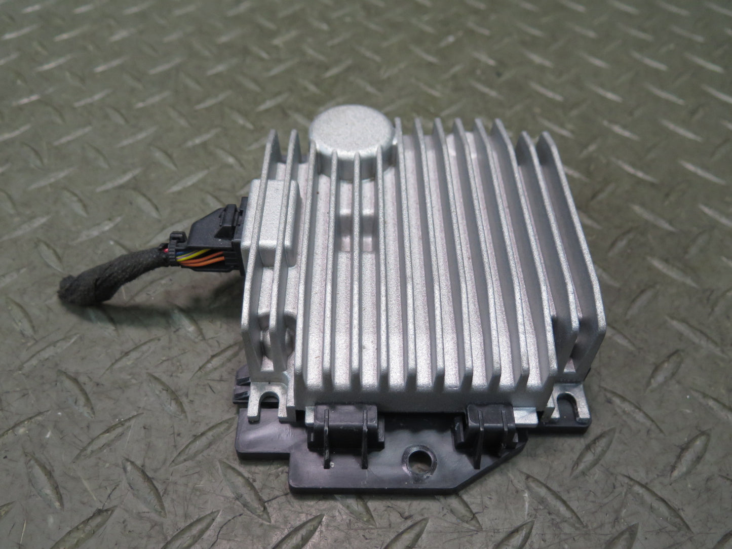 2015-2018 Porsche Cayenne 958 E-hybrid Engine Noise Control Module 5QE035335J