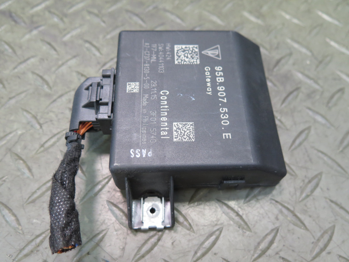 2011-2018 Porsche Cayenne 958 Central Gateway Computer Control Module 95B907530E