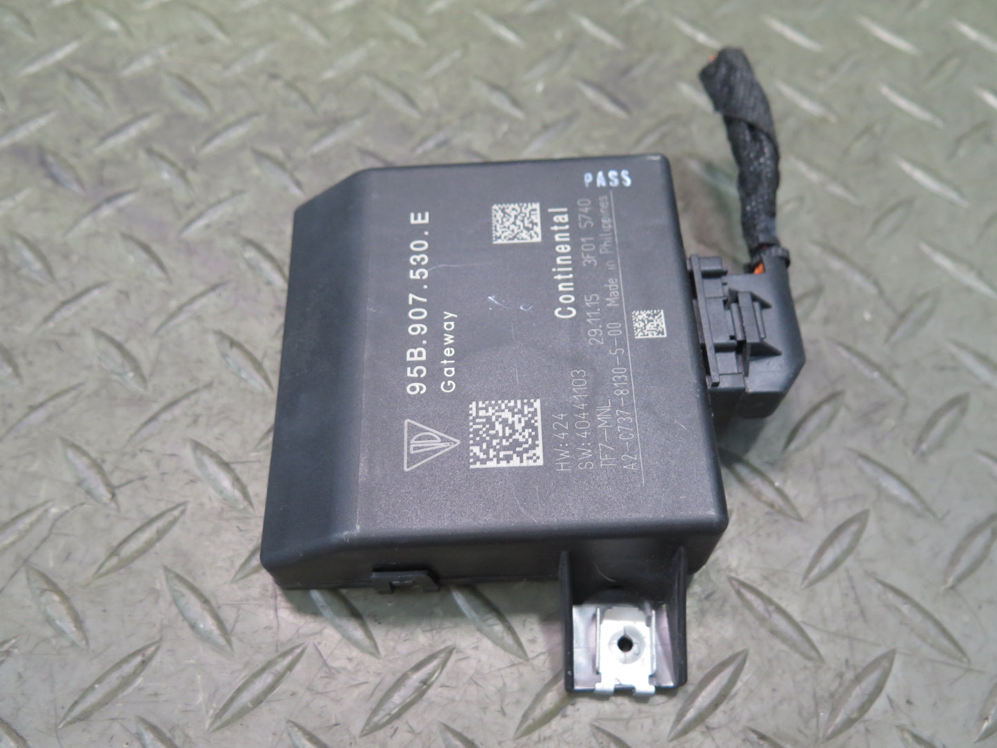 2011-2018 Porsche Cayenne 958 Central Gateway Computer Control Module 95B907530E