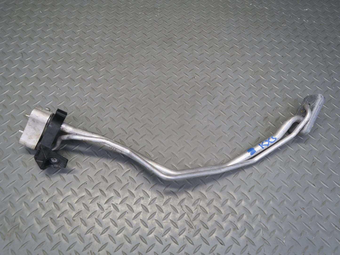 2010-2014 BMW E71 X6M A/C Air Condition Hose Pipe Line Set of 2