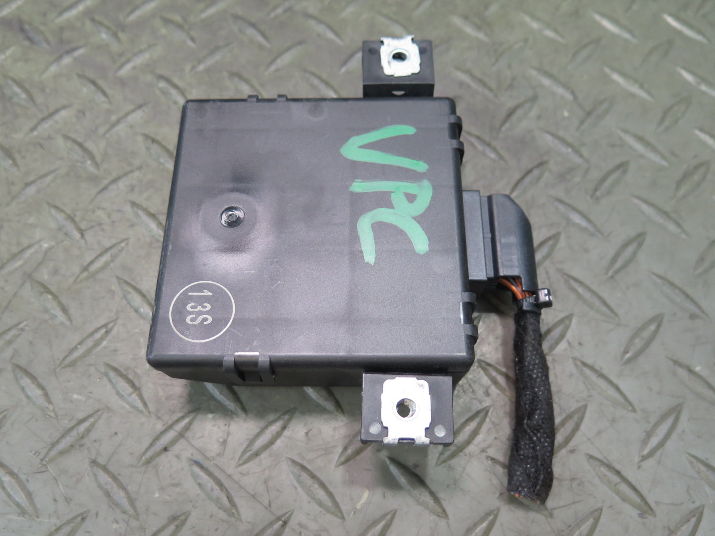 2011-2018 Porsche Cayenne 958 Central Gateway Computer Control Module 95B907530E
