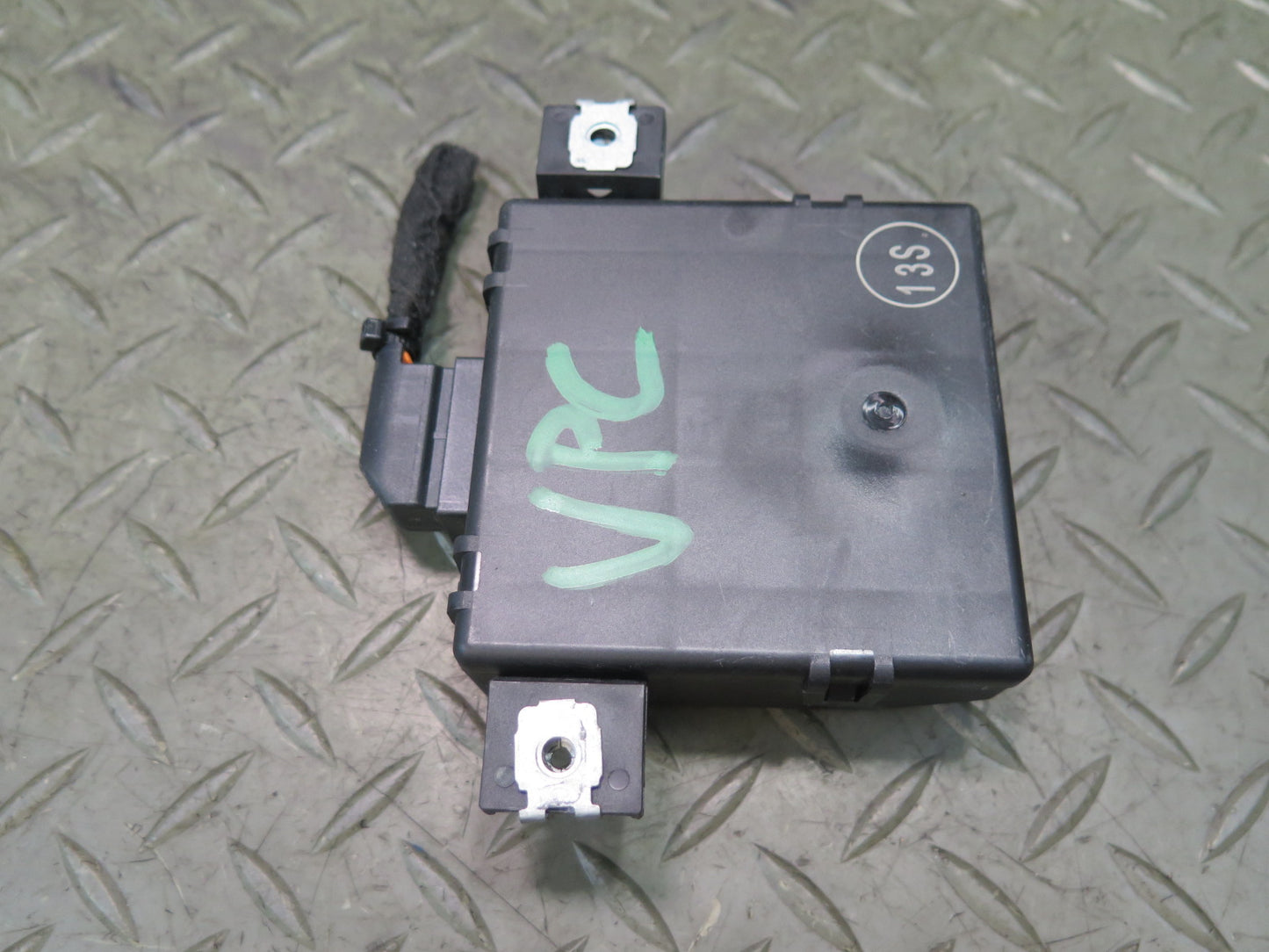 2011-2018 Porsche Cayenne 958 Central Gateway Computer Control Module 95B907530E
