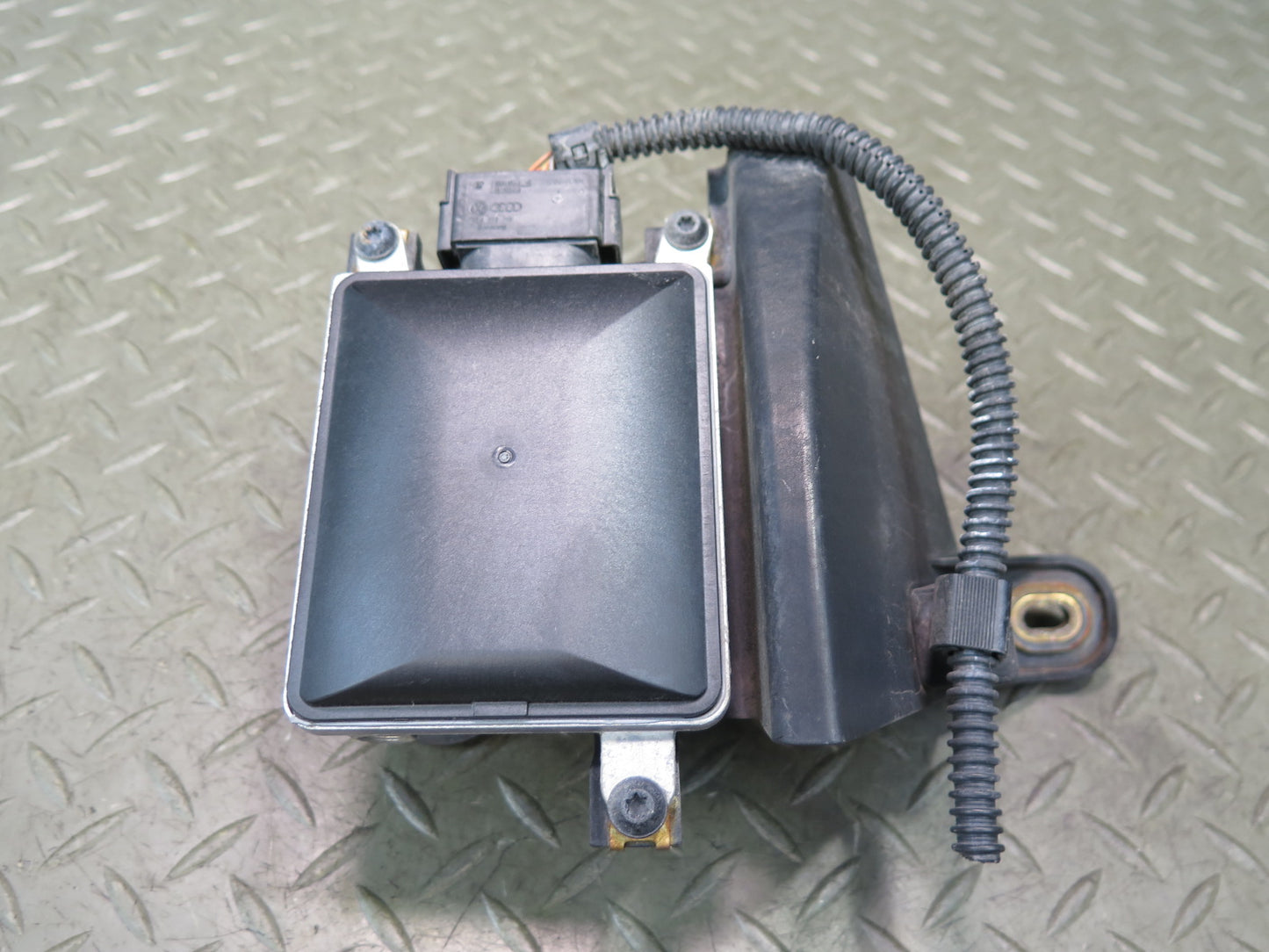 2015-2018 Porsche Cayenne 958 Rear Right Blind Spot Sensor Control Module