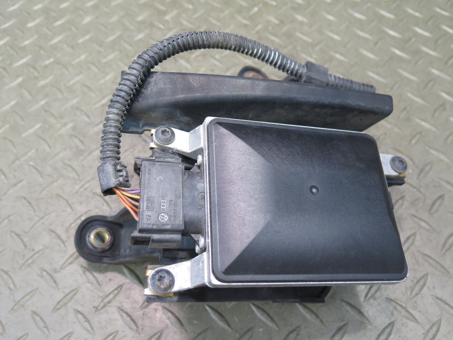 2015-2018 Porsche Cayenne 958 Rear Right Blind Spot Sensor Control Module