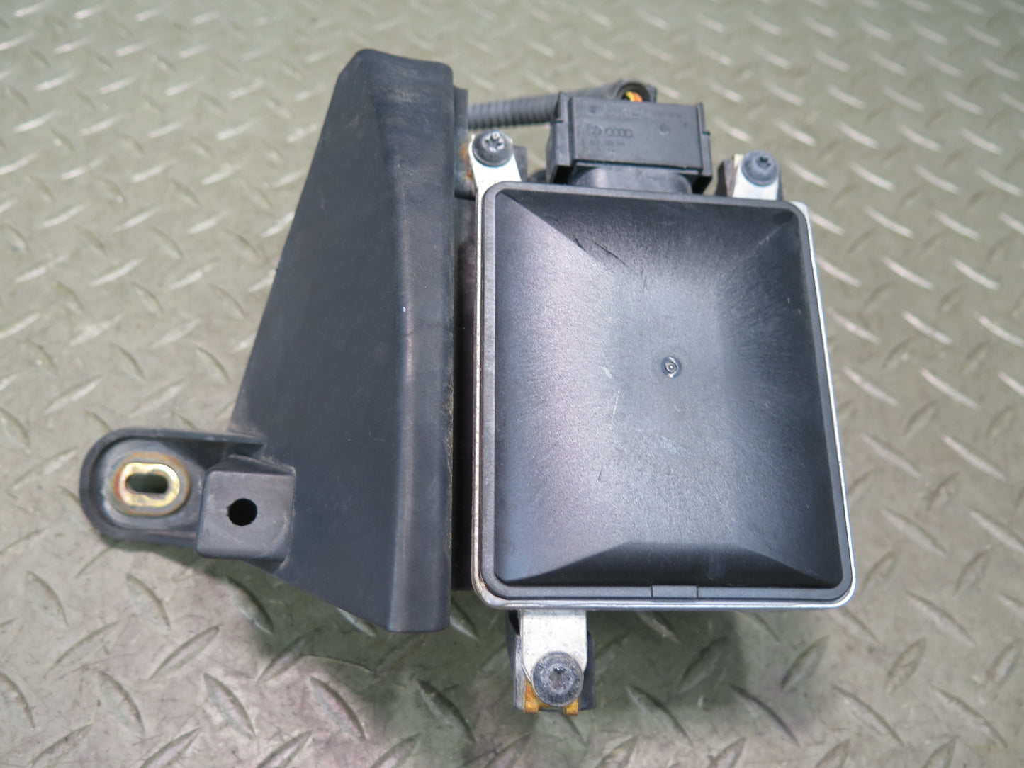 2015-2018 Porsche Cayenne 958 Rear Left Blind Spot Sensor Control Module