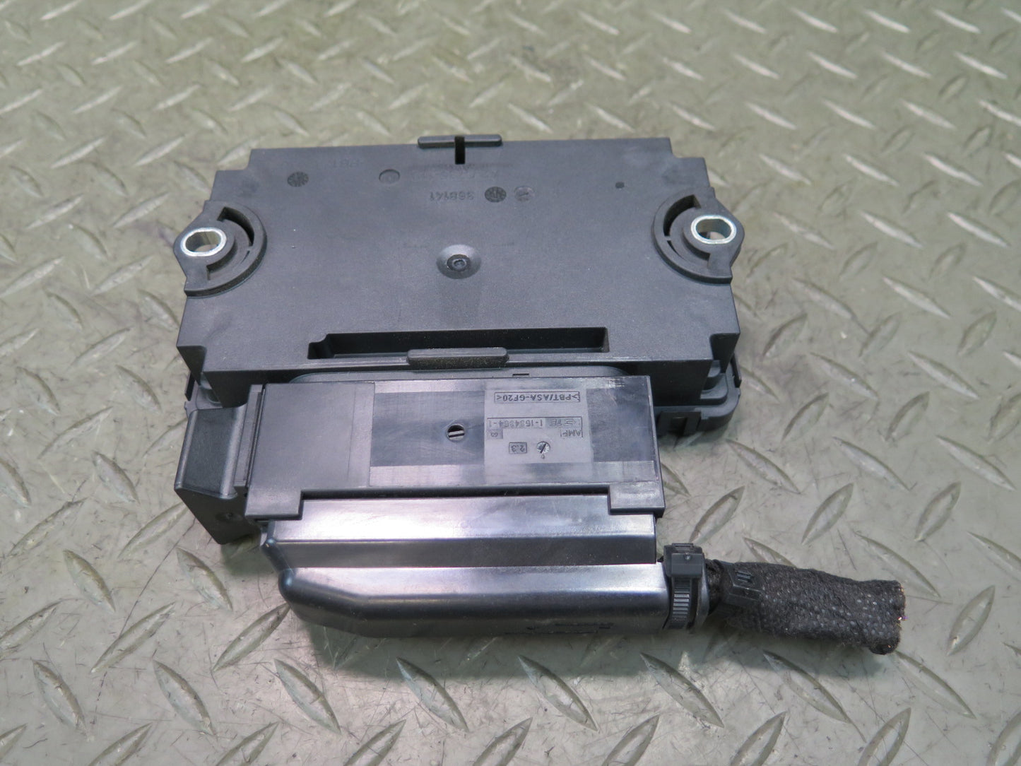 2011-2018 Porsche Cayenne 958 Electronic Parking Brake Control Module 7P090780