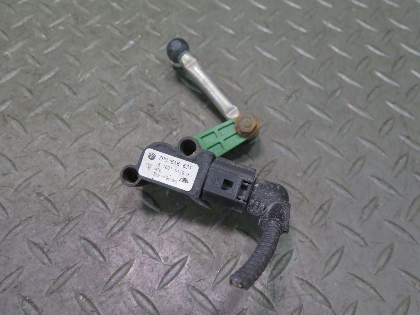 2011-2018 Porsche Cayenne 958 Front & Rear Suspension Height Level Sensor Set
