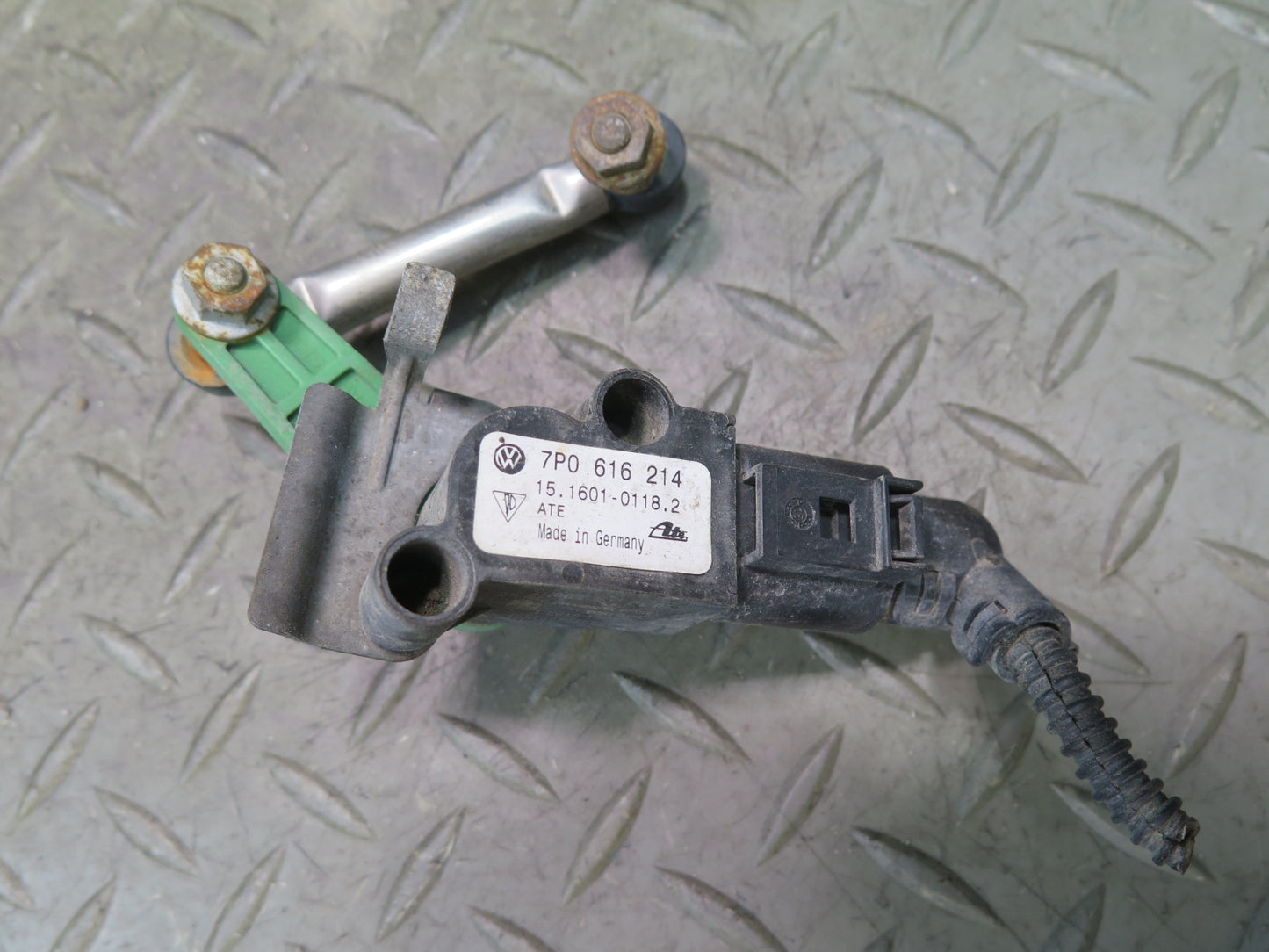 2011-2018 Porsche Cayenne 958 Front & Rear Suspension Height Level Sensor Set