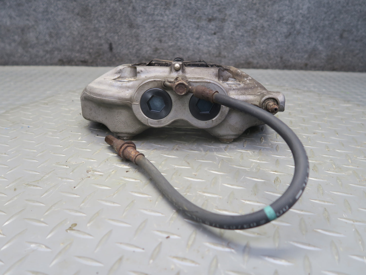 01-06 Lexus UCF30L LS430 Set of 2 Front Left & Right Sumitomo Brake Caliper OEM