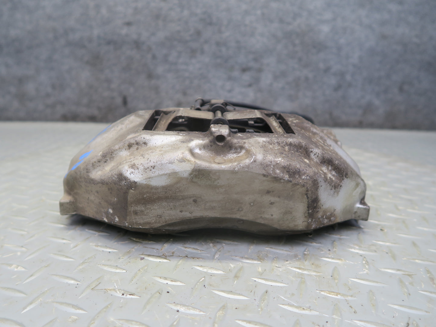 01-06 Lexus UCF30L LS430 Set of 2 Front Left & Right Sumitomo Brake Caliper OEM