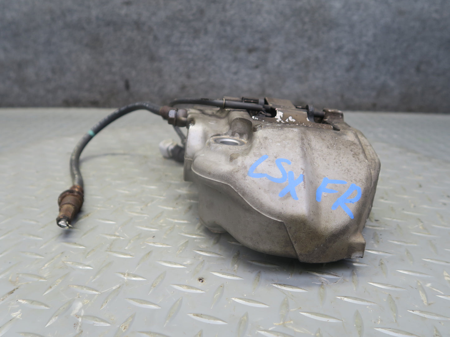 01-06 Lexus UCF30L LS430 Set of 2 Front Left & Right Sumitomo Brake Caliper OEM