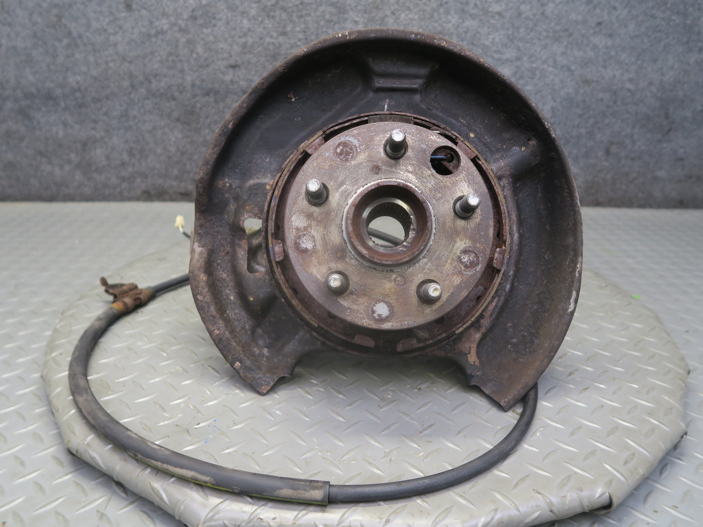 01-06 Lexus LS430 UCF30L RWD Rear Left Spindle Knuckle Wheel Hub Bearing OEM