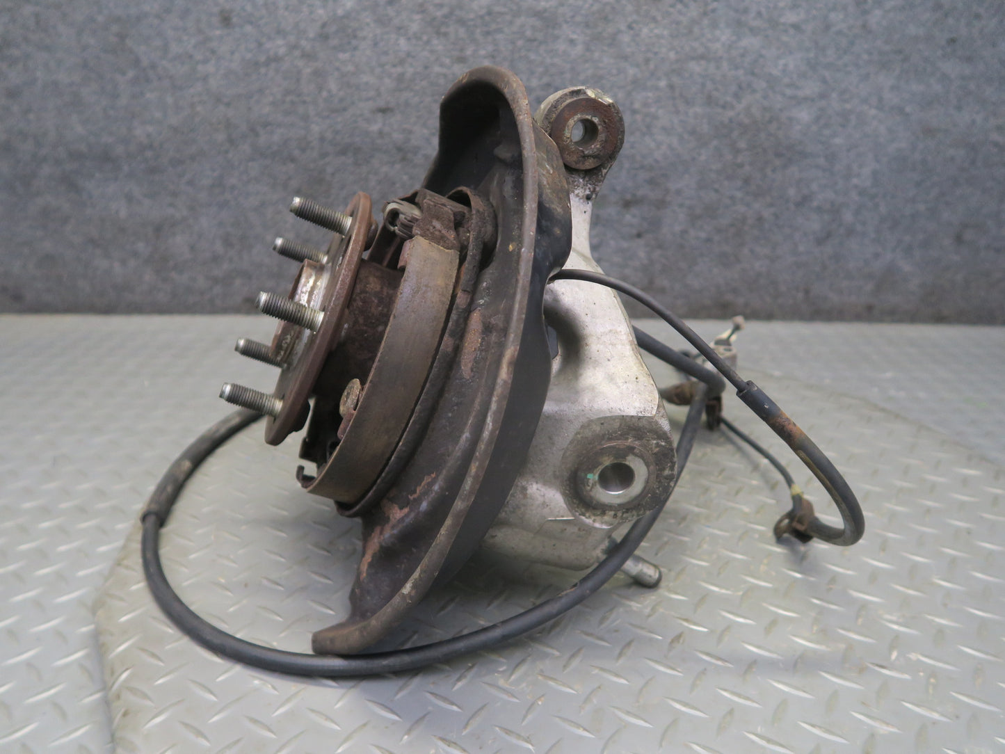 01-06 Lexus LS430 UCF30L RWD Rear Left Spindle Knuckle Wheel Hub Bearing OEM