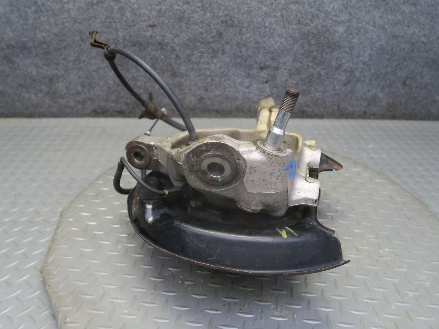 01-06 Lexus LS430 UCF30L RWD Rear Left Spindle Knuckle Wheel Hub Bearing OEM