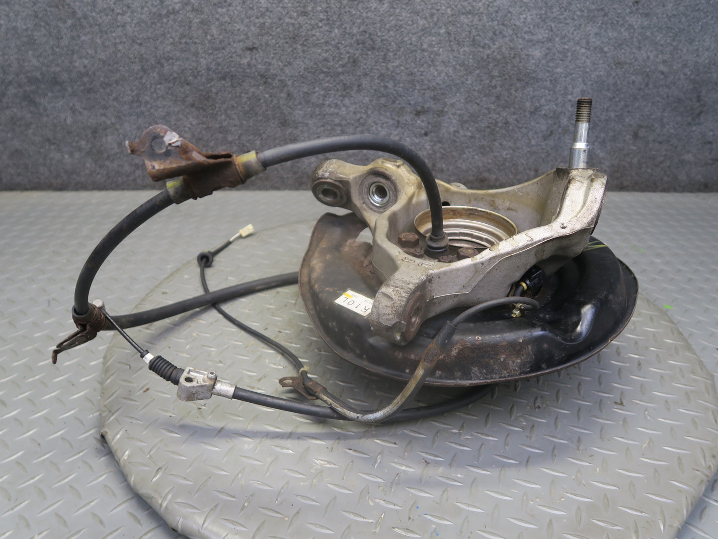 01-06 Lexus LS430 UCF30L RWD Rear Left Spindle Knuckle Wheel Hub Bearing OEM