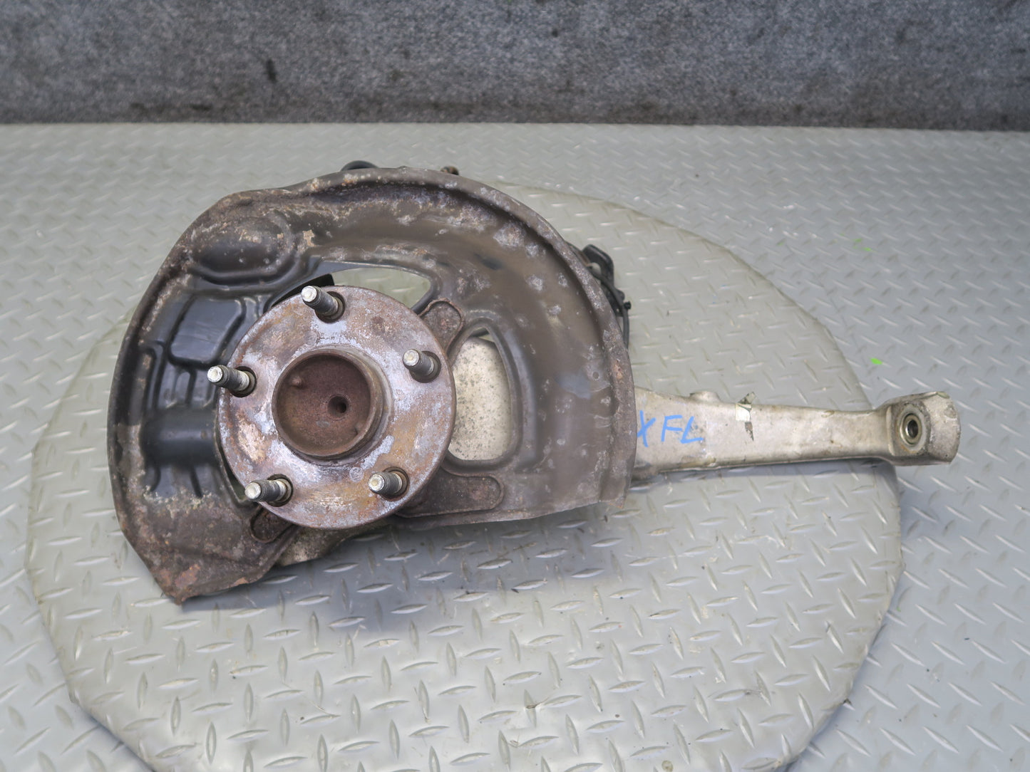 01-06 Lexus LS430 UCF30L RWD Front Left Spindle Knuckle Wheel Hub Bearing OEM