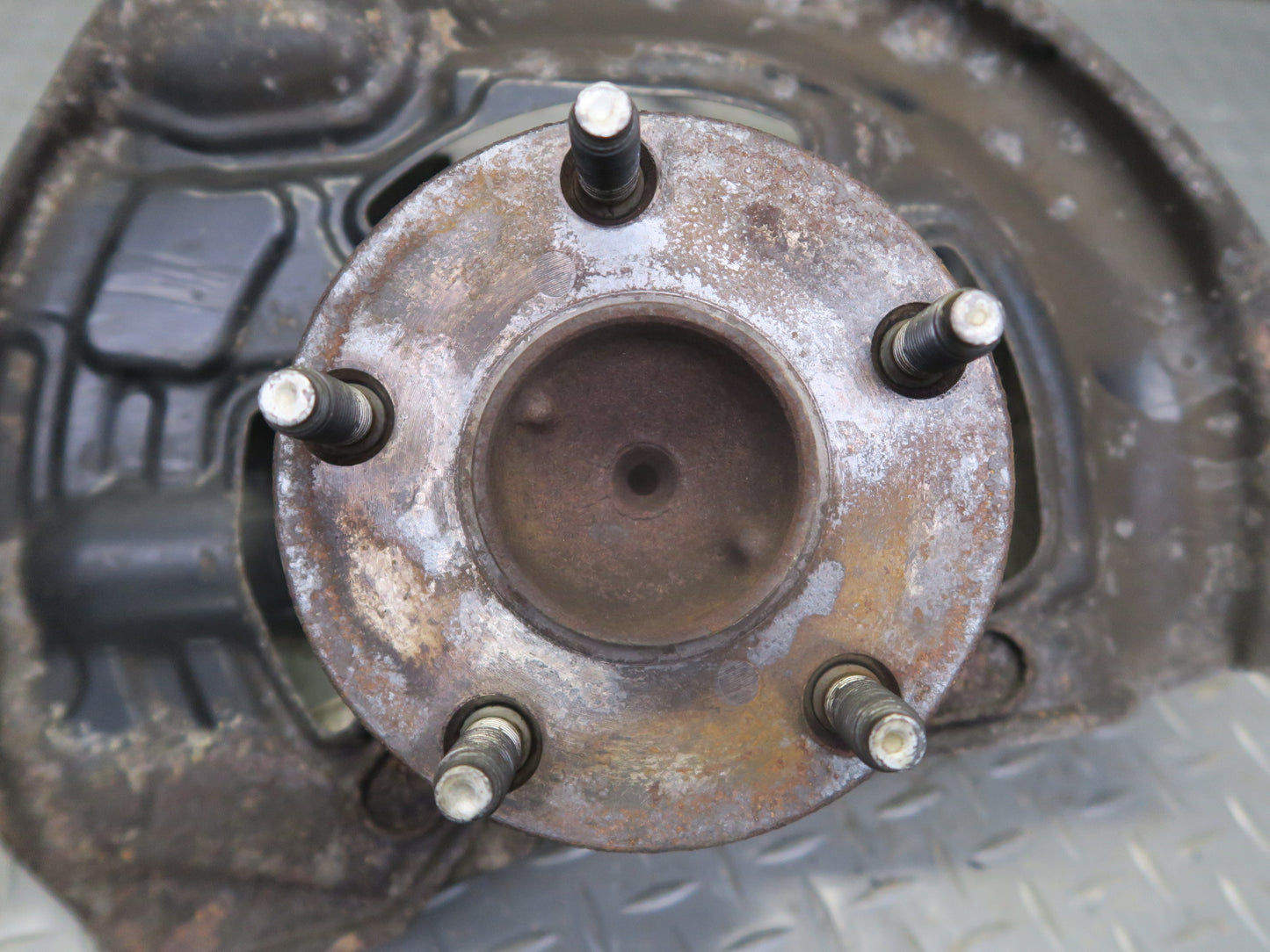 01-06 Lexus LS430 UCF30L RWD Front Left Spindle Knuckle Wheel Hub Bearing OEM