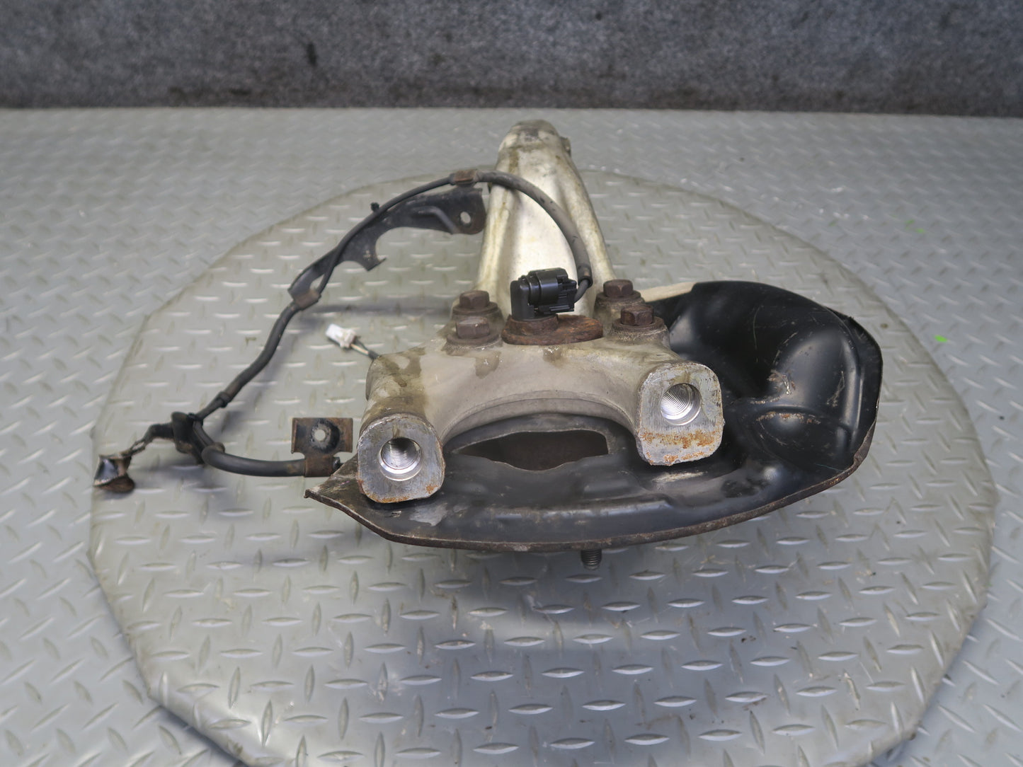 01-06 Lexus LS430 UCF30L RWD Front Left Spindle Knuckle Wheel Hub Bearing OEM