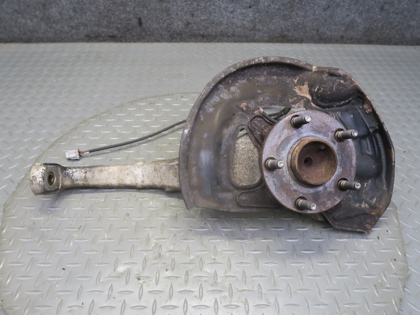 01-06 Lexus LS430 UCF30L RWD Front Right Spindle Knuckle Wheel Hub Bearing OEM