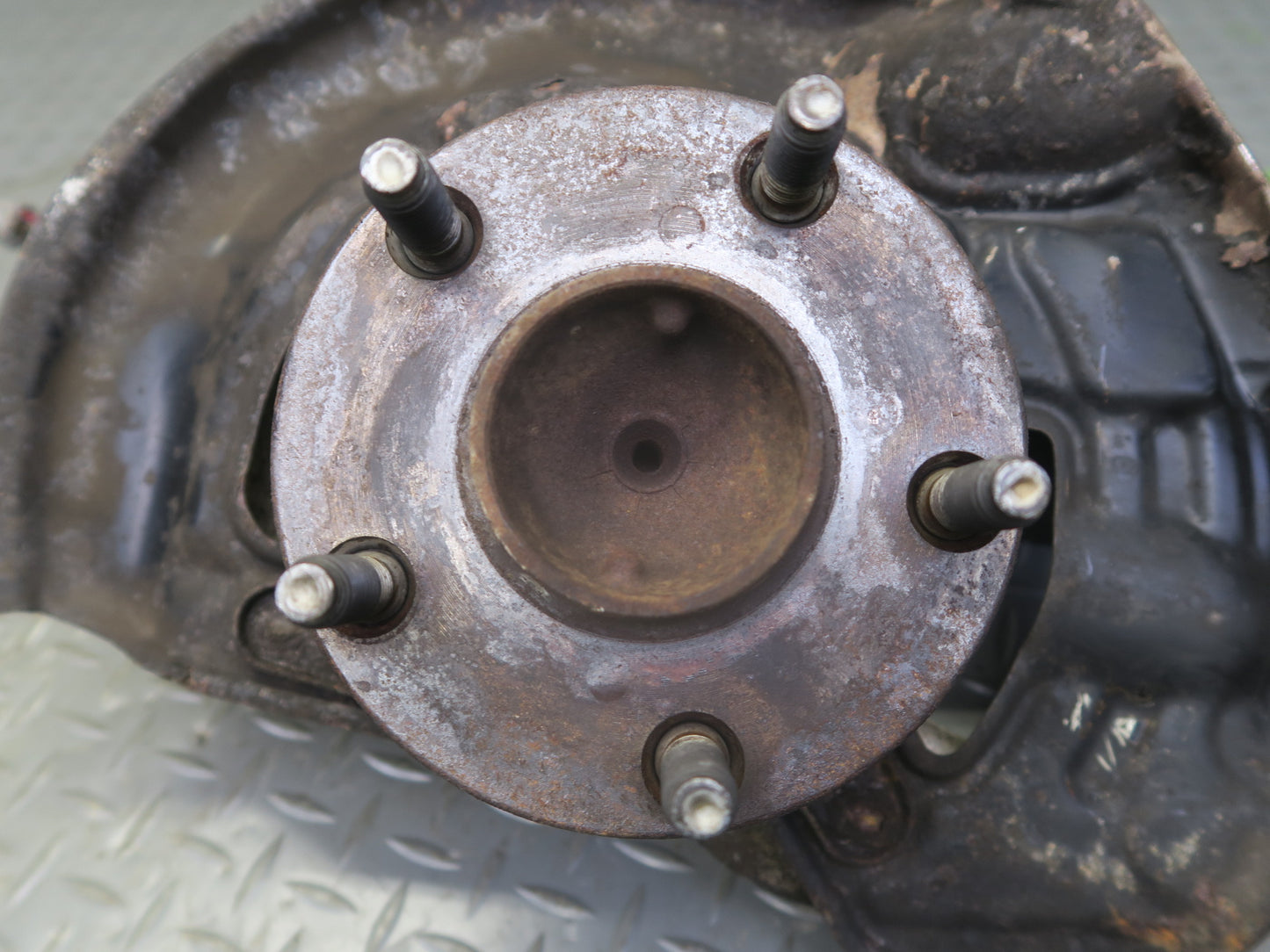 01-06 Lexus LS430 UCF30L RWD Front Right Spindle Knuckle Wheel Hub Bearing OEM
