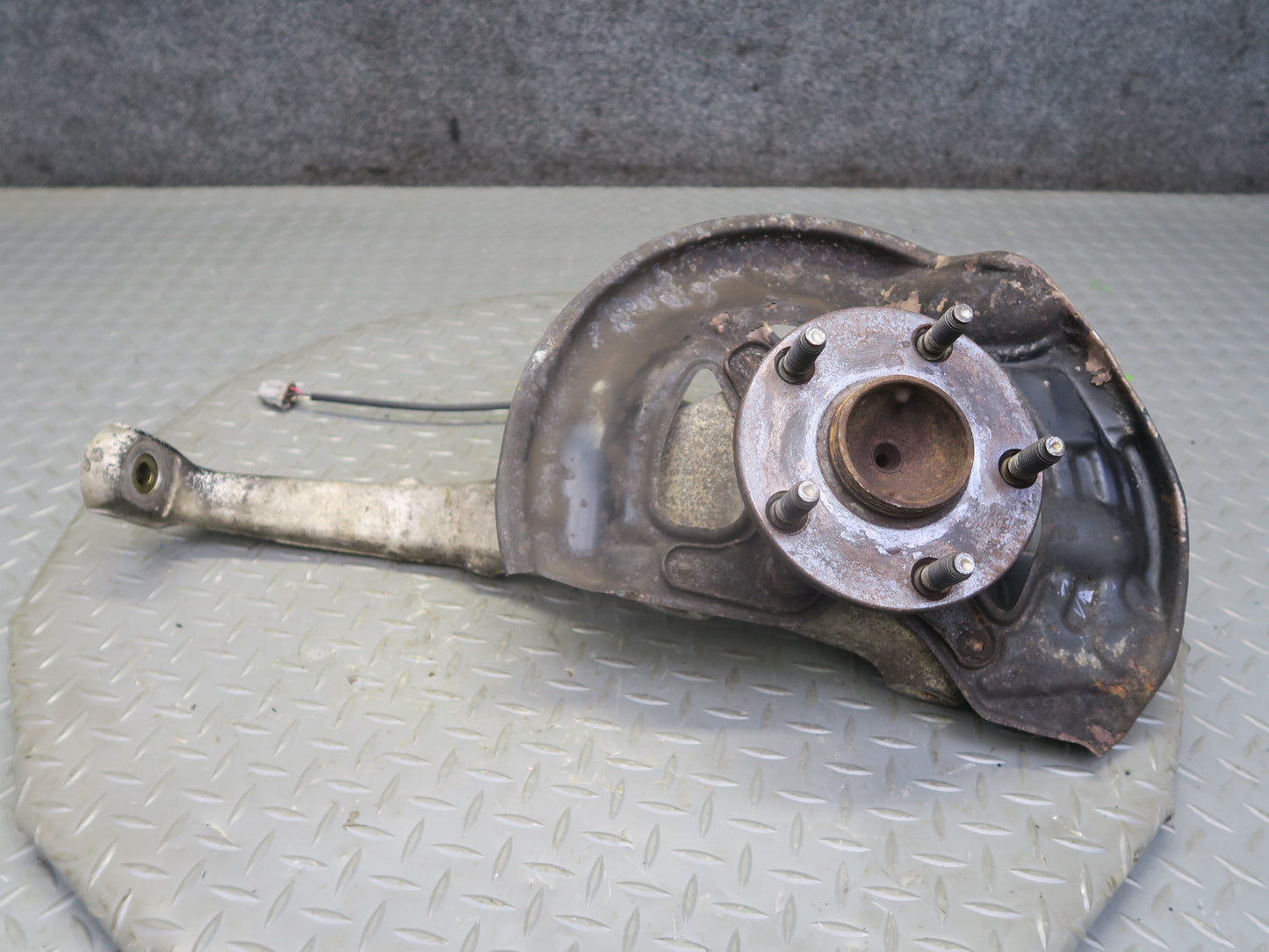 01-06 Lexus LS430 UCF30L RWD Front Right Spindle Knuckle Wheel Hub Bearing OEM