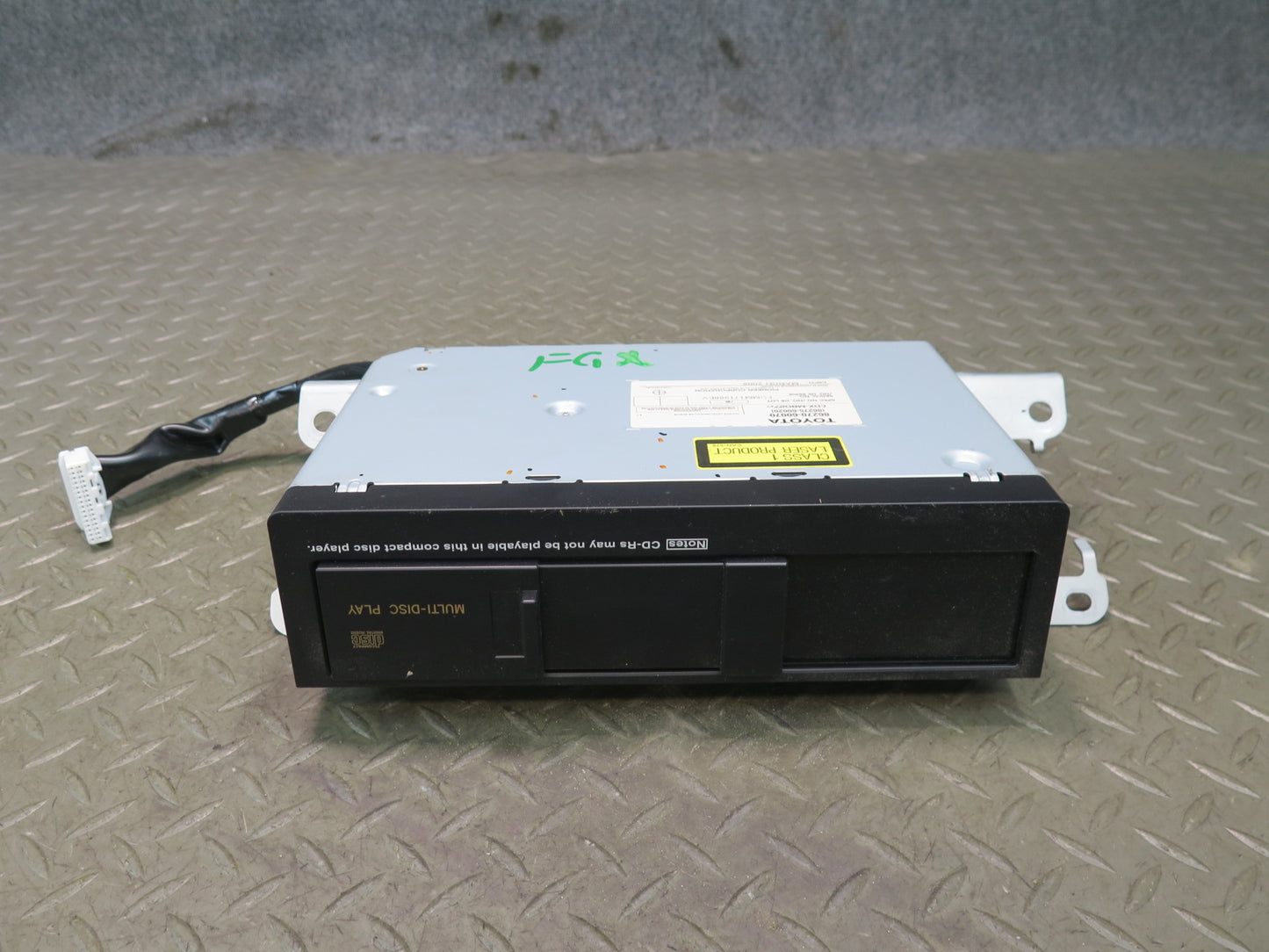 2003-2006 Lexus UZJ120L GX470 CD Changer Player w Magazine 86270-60070