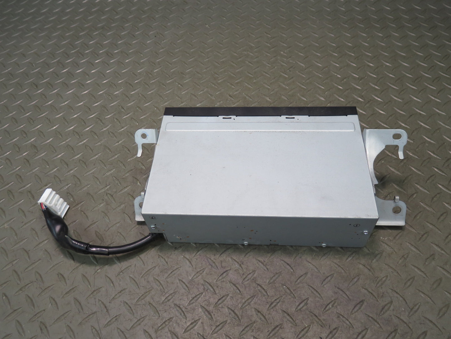 2003-2006 Lexus UZJ120L GX470 CD Changer Player w Magazine 86270-60070