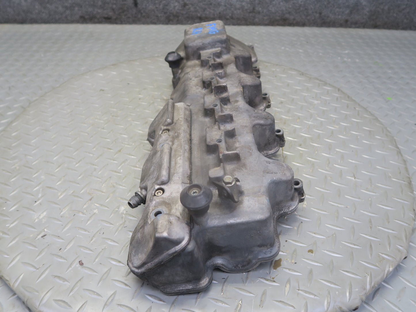 02-05 Mercedes W463 G500 M113 Engine Right Cylinder Head Valve Cover 1130160595