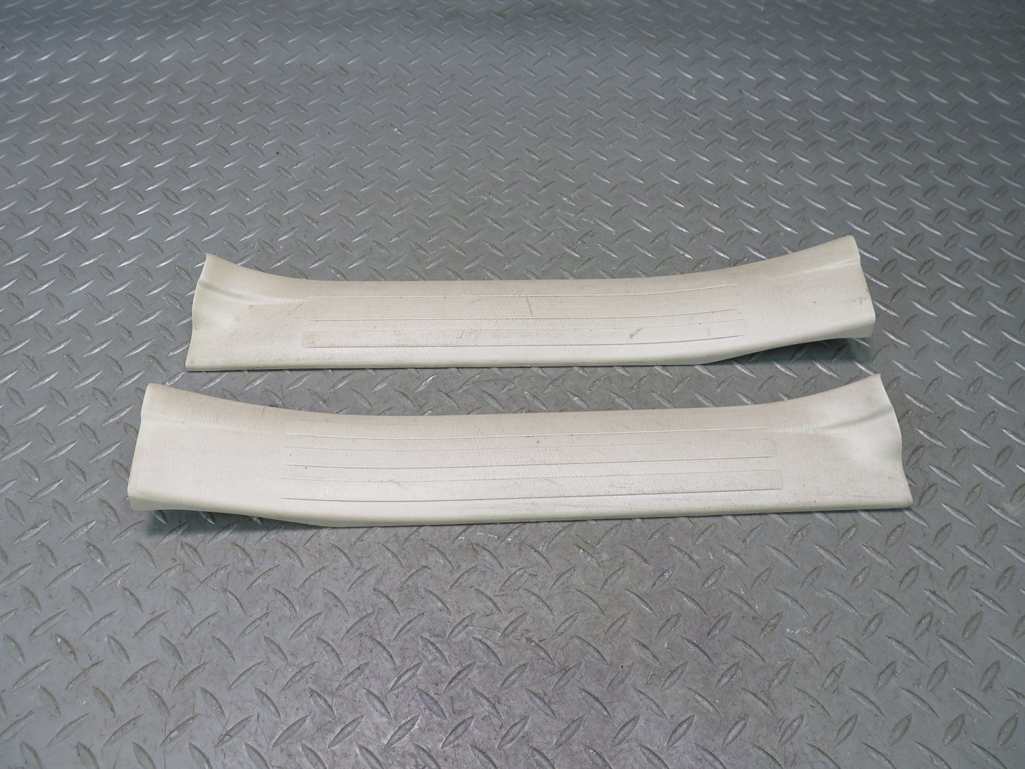 2003-2009 Lexus UZJ120L GX470 Rear Door Scuff Sill Plate Trim Panel Set of 2