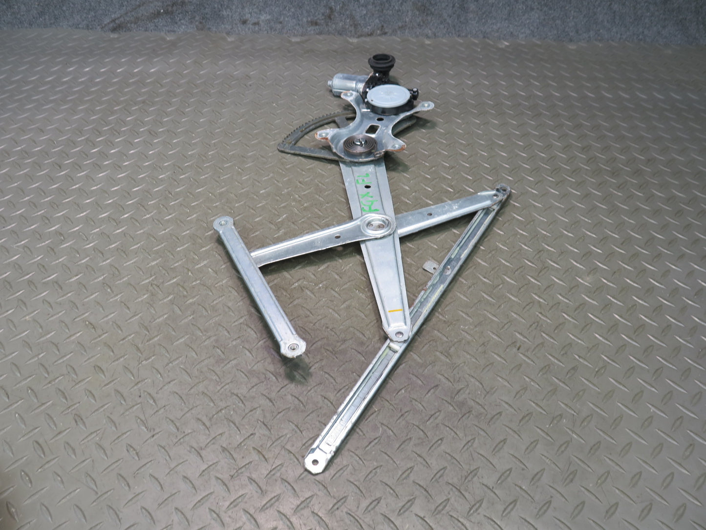 2003-2009 Lexus UZJ120L GX470 Front Left Door Window Regulator w Motor