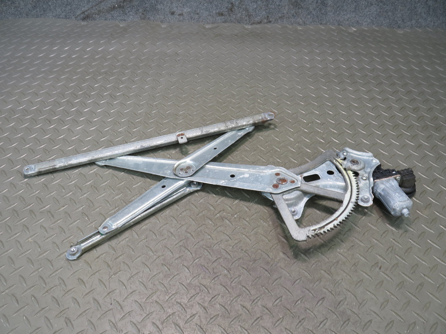 2003-2009 Lexus UZJ120L GX470 Front Left Door Window Regulator w Motor