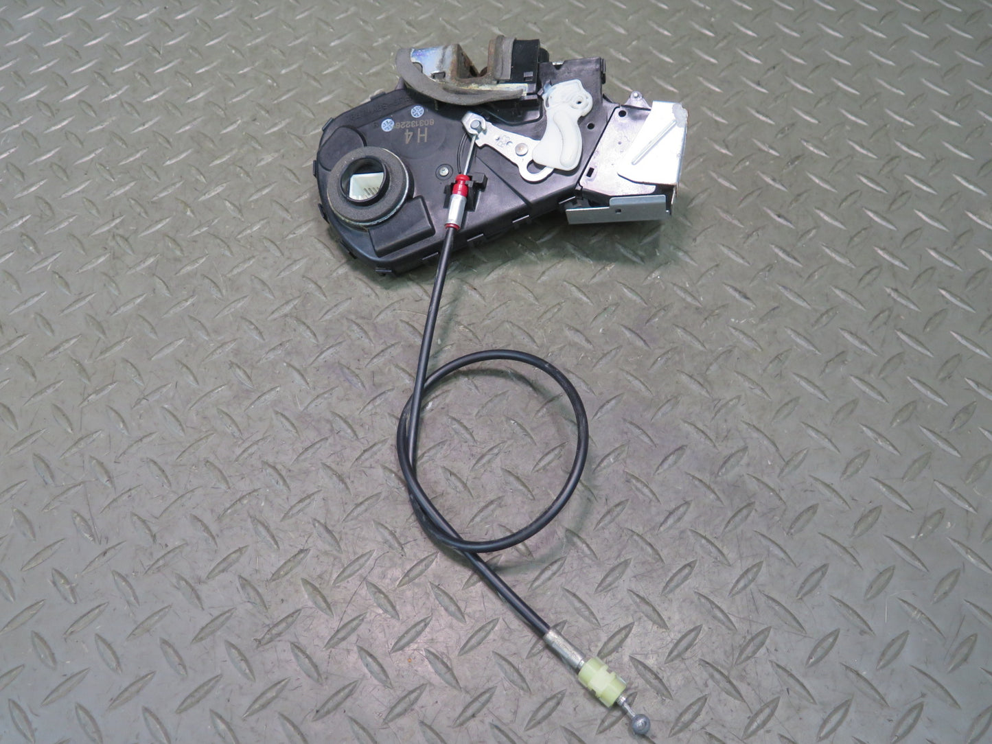 2003-2009 Lexus UZJ120L GX470 Front Right Door Lock Latch Actuator