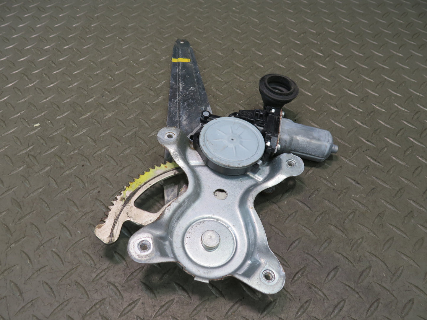 2003-2009 Lexus UZJ120L GX470 Rear Left Door Window Regulator w Motor